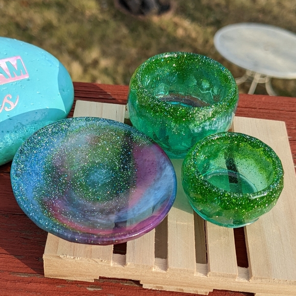 Tiny Resin Bowls Set Cute Adorable Gift Handmade Resin Art Tiny Saucer Plate - Picture 3 of 8
